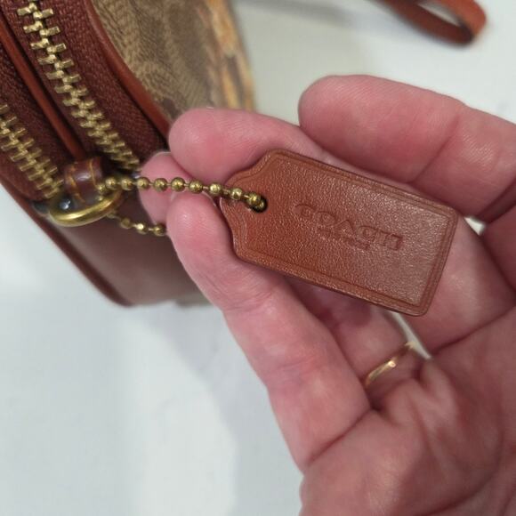 Coach Prairie Signature Sadie Bag Wristlet Double Zip Closure Gold Tone Hardware - Picture 10 of 15